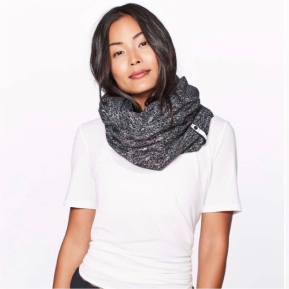 Lululemon Vinyasa Workout Yoga Wrap Scarf In SJRL/BLK Abstract Black NWT - Picture 5 of 10